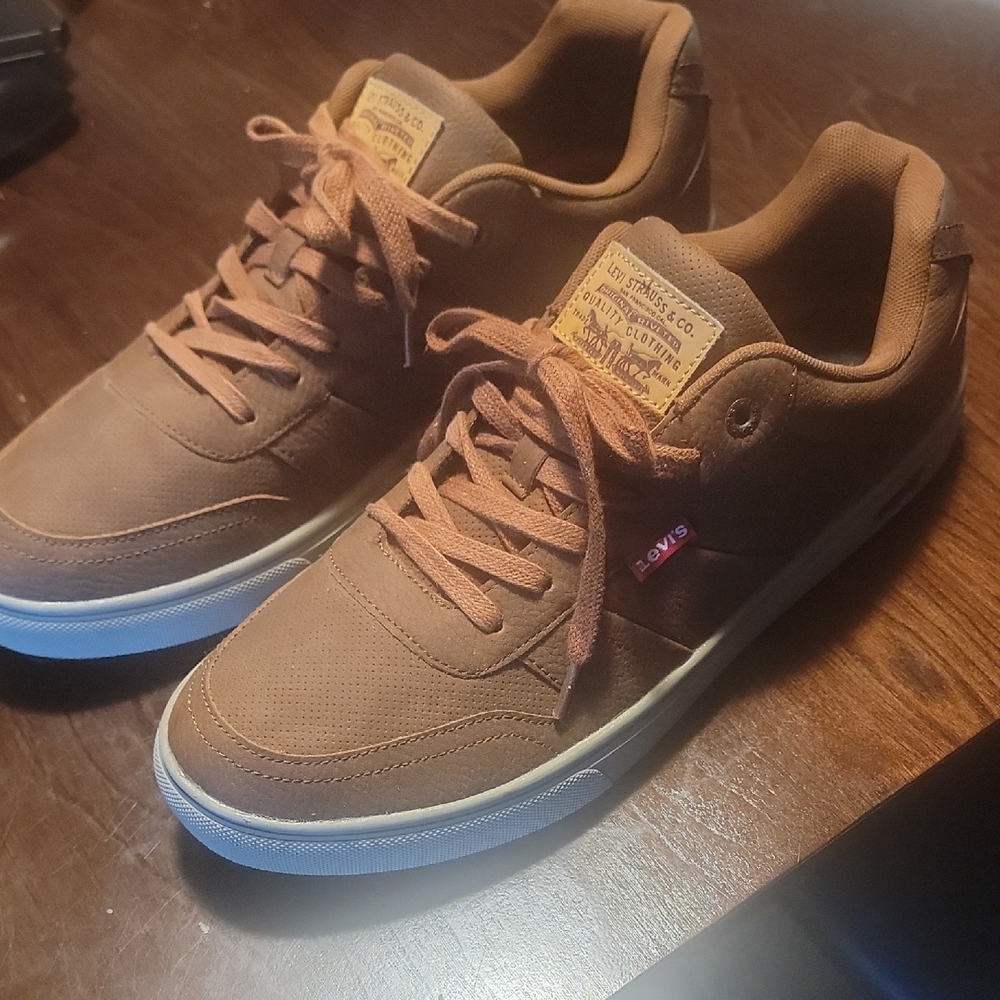 Levi's Men's Tan Sneakers